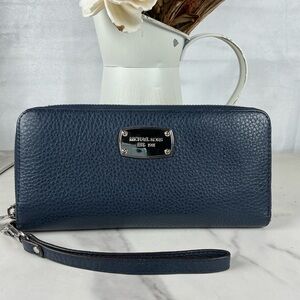 Michael Kors Jet Set Travel Dark‎ Navy Blue Leather Wristlet Large Wallet